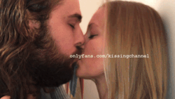 kissingchannel: Bob and Diana kissing.  CLICK HERE FOR THE FULL