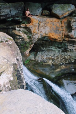 endsleysun:  sam meditating on top of cedar falls  hocking hills,