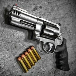 gunsknivesgear:  The Revolver.