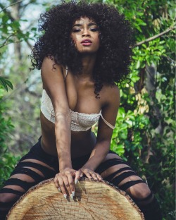 Beautiful Black GoddessÂ  <3 Links:Â    More Black Girls