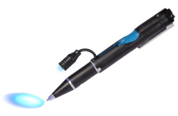 waycoolgadgets:  Invisible ink pen with UV light… for wannabe