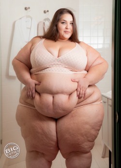 My newest update is now available at BoBerry.BigCuties.com. Check