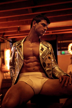  Franky Cammarata Photographed by Leonardo Corredor and Styled