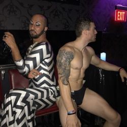 gayweho:  When the Gogo boy @thereallywhiteblackguy makes money