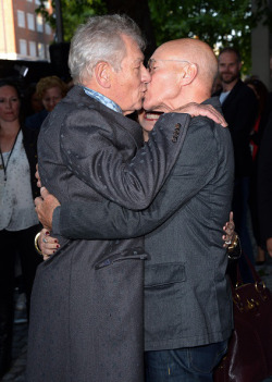 awwww-cute:  Sir Ian McKellen and Sir Patrick Stewart kiss on