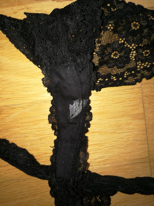 sloggi1970:  #blackstring #string #MILF #MILFpanty #usedpanty #stained panty #dirtypanties