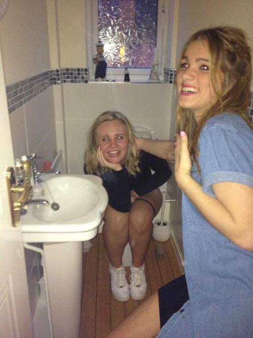 dimitrivegas:  Toilet girl