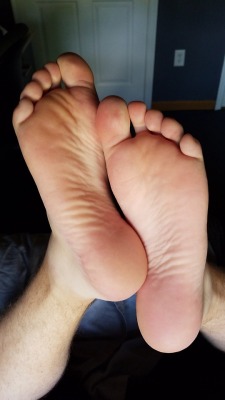 paulsbunion:  jrscfeet: My 12s Ummmm…sweet and tender!