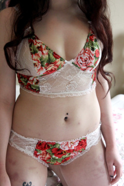 bettiefatal:  bettiefatal:  Anna Marie Lace and Floral Lingerie