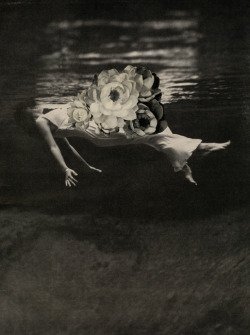 surrealist-phantoms:Angelica Paez