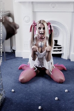 hypnofuckdolls:  Trained to perfection. Desperate to please Master.