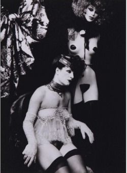 vivipiuomeno1:  Irina Ionesco ph. - Les deux amies, ca. 1970.