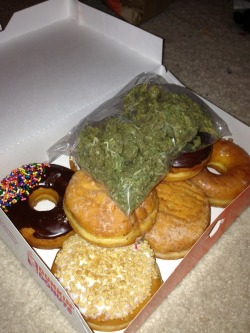 nickmcnugs:  nickmcnugs:  Fresh donuts & fresh oz  that was