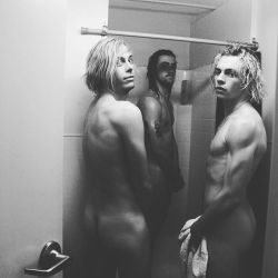thedailyedition:  The Lynch Bros naked.
