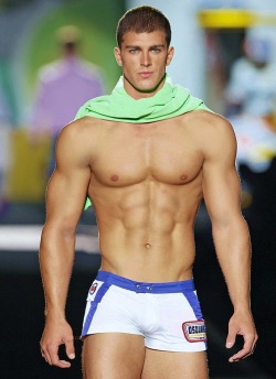 mrwilldude:  Hunkiness 