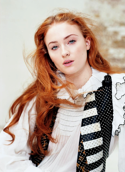 comics-redhead:  Redhead #122Sophie Turner  Beautiful