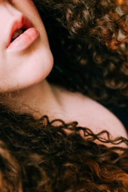 curlycrls:Pale.