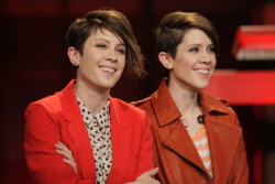 twisted-forest:  Tegan and Sara on The Tonight Show with Jay