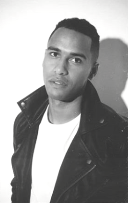 Elliot Knight 