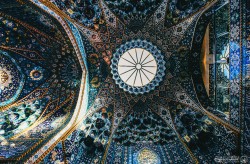 di-vergences:  aliirq:  The Islamic art and architecture. Imam