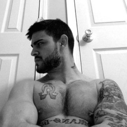 mancrushoftheday:  oofahpapa:  ♂♂ http://oofahpapa.tumblr.com/archive