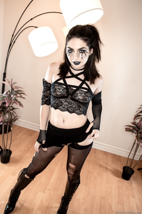     pornstar galaxy trick or treat ⋆⋆⋆ keira croft  