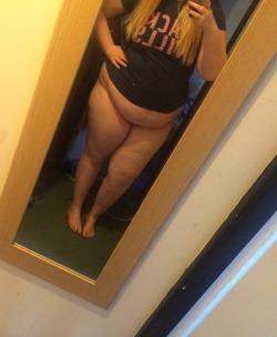 that-fatt-girl:  Well this top may be a tad too small now 😁