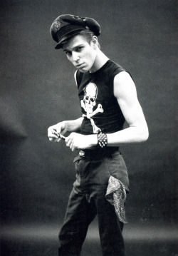 oui-oui-me:  What’s My Name ?   Paul Simonon, bassist for The