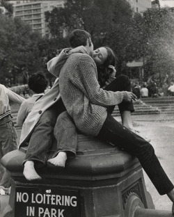 killerbeesting:  Andre Kertesz, Washington Square Park, New York