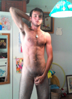 neweygn:Jacob sent us this pic of his new hairy look. Woof! Come
