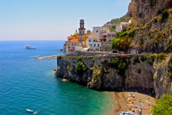 yourmountainiswaiting:  Amalfi Coast, Italy (by Jasmine Arnold)