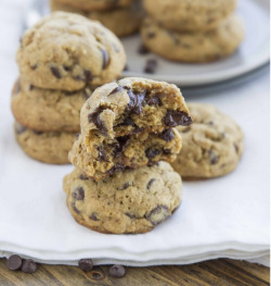 fullcravings:  Whole Grain Almond Chocolate Chip Cookies