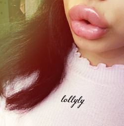 babyllx:Better lips than your girlfriend 