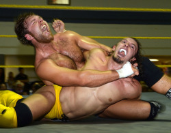 rwfan11:  wrestlinghurts:  Ambrose/Neville  ….A hairy,sweaty