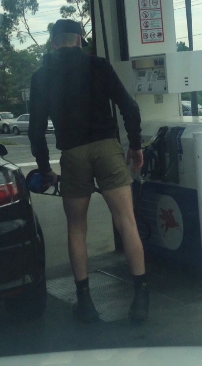 guysinshortshorts.tumblr.com/post/138927643495/