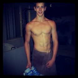 hornytexasboy:  hottie just out of the shower or pool ;)