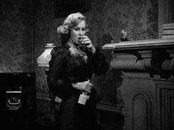 nitratediva: Virginia Mayo in White Heat (1949).
