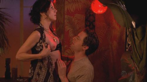 shivermetimbersxxx:  Mary Louise Parker gets naked as Nancy Botwin for Weeds!(images from Celebrity Movie Archive)