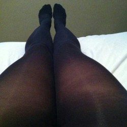 @macysmom1221 #stockings #feetintights #feet #footfetish #tights