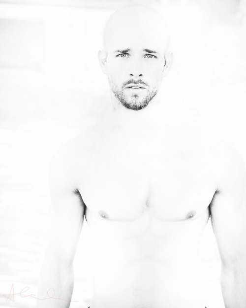 alanspazzaliartist: “ Shades of white”© Alan Spazzali