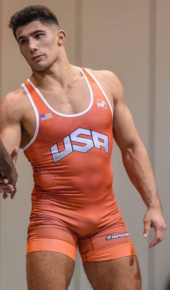 malephysiquelover:I wouldn’t mind getting pinned