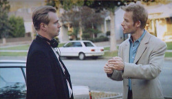 Christopher Nolan és Guy Pierce a Memento forgatásán