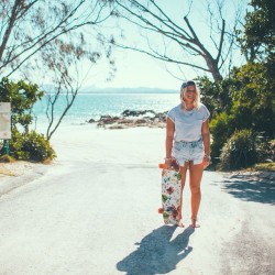 surfandbefree:  http://surfandbefree.tumblr.com Holly Sue ph.