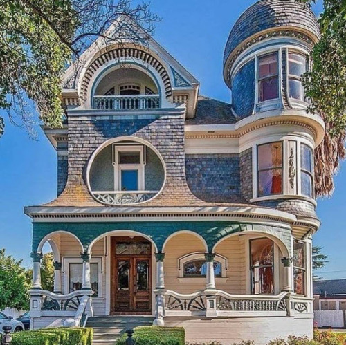 legendary-scholar:    The Migliavacca Mansion built in 1890 in