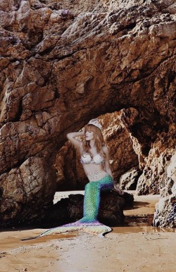 mermaidmargo:  Bella Thorne for Project Mermaids Photo: Angelina