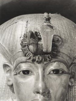 elhieroglyph:  Detail of Tutankhamen’s Outermost Coffin, photographed