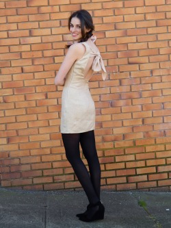 tightsobsession:  Evening dress with black opaque tights. Via