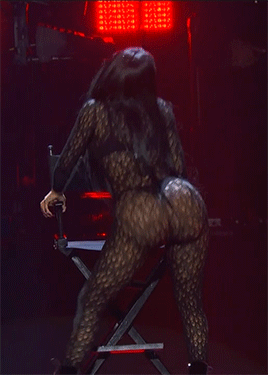 Nicki minaj is a bimbo who clearly learnt how to use her body to make some good monies…
