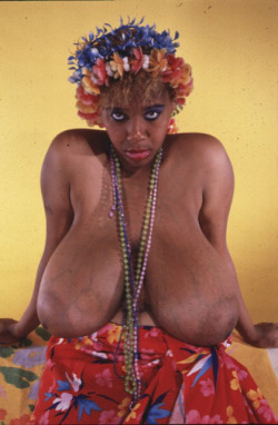 Yolanda Haskins, a former favorite huge tit performer of mine.Â  Also known as Twin Volcanoes, she made a number of hardcore movies for Wild Bill around the end of the 80s and early 90s.Â  She most likely came to my attention in an issue of Gent magazine.