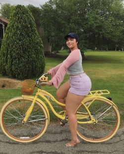 exxxoticwomen:  Girl and her bike